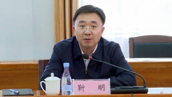 省內(nèi)外知名央國企到蛟河市參觀考察石材產(chǎn)業(yè)發(fā)展情況:石材